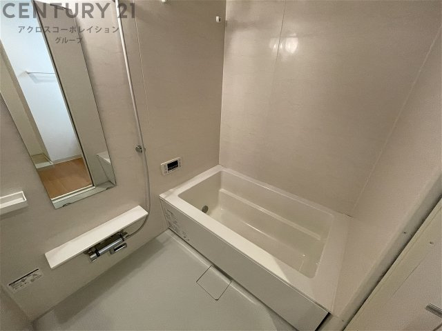 バス・シャワールーム　浴室乾燥・追い炊き機能付き☆