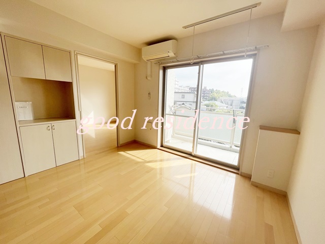 居室・リビング　【収納たっぷりで室内スッキリ♪】おすすめ物件！