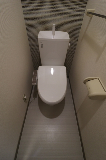 トイレ　温水洗浄暖房便座