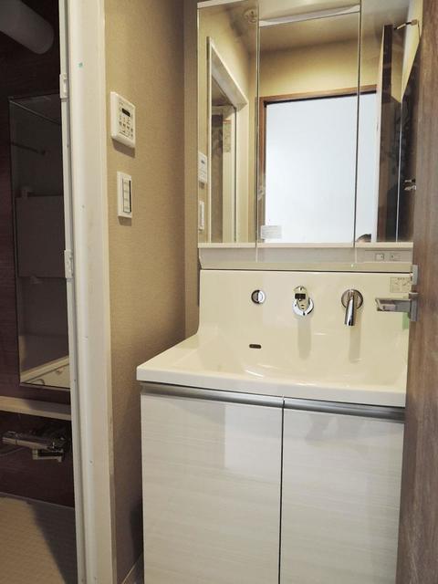 洗面設備　※写真は同タイプ住戸です。