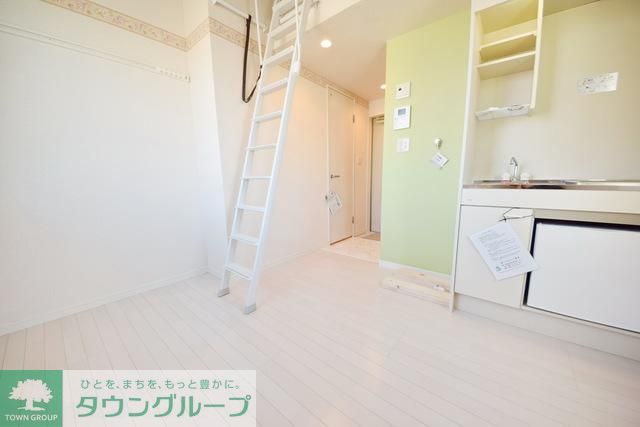 居室・リビング　同物件別部屋写真