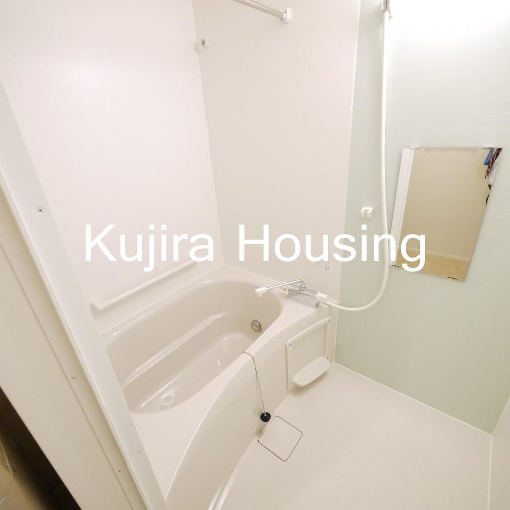 バス・シャワールーム　追い焚き機能付♪