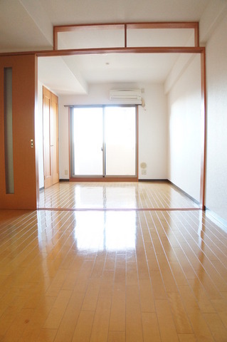 居室・リビング　日当たり良し☆