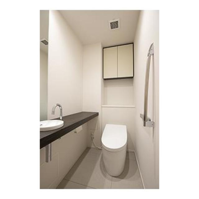 トイレ　※写真は同タイプ住戸です。