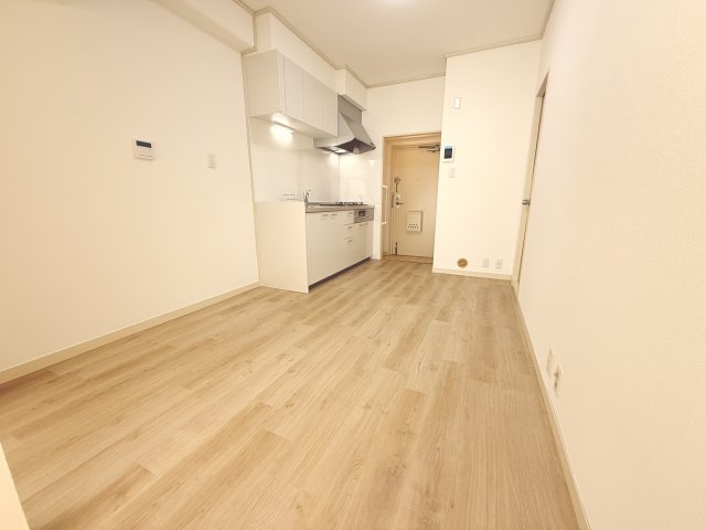 居室・リビング　こちらの居間で趣味の時間をお楽しみください