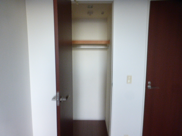 収納　写真は同タイプ住居です