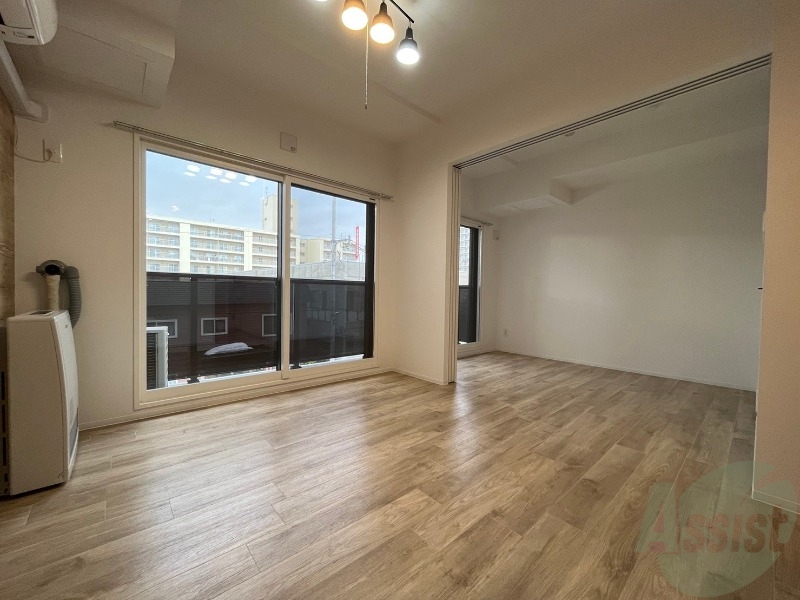 居室・リビング　広くてきれいなリビングです！快適に過ごせそうですね。