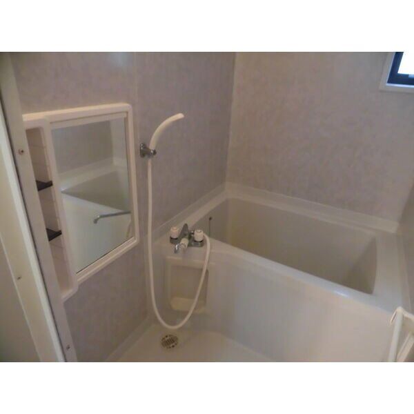 バス・シャワールーム　同じ間取りの別部屋の写真です