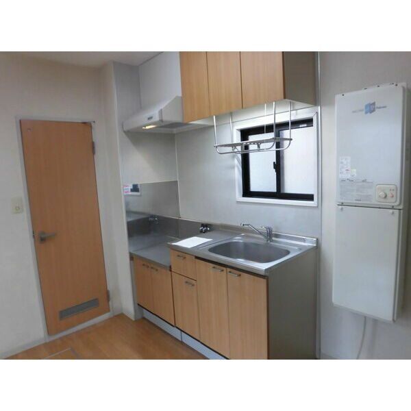 キッチン　同じ間取りの別部屋の写真です