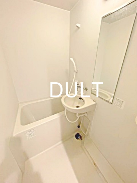 バス・シャワールーム　バスルームです。