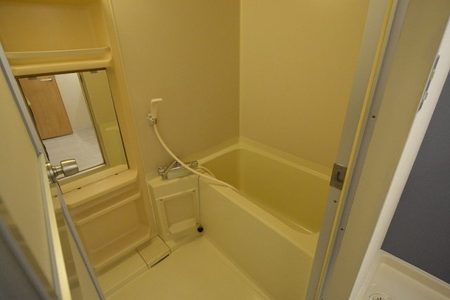 バス・シャワールーム　シンプルな浴室です！