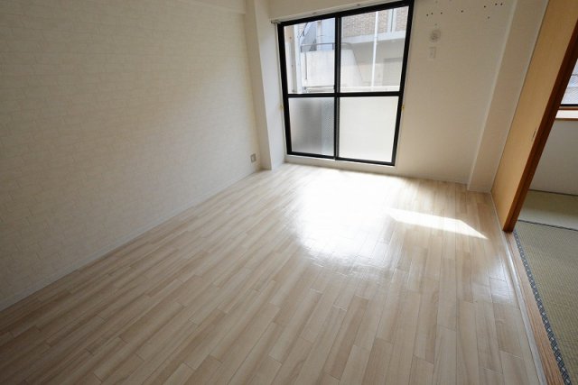 居室・リビング　南向きのリビングです♪