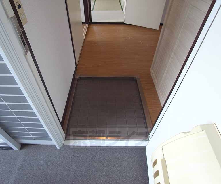 玄関　お問い合わせは京都ライフまで。