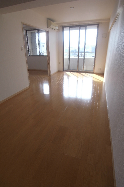 居室・リビング　反転タイプ間取り写真含みます