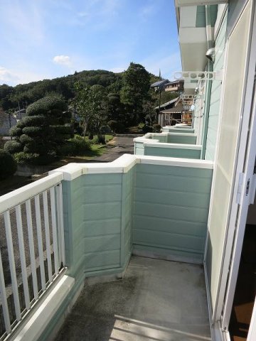 バルコニー　お洗濯にも便利なバルコニー付き