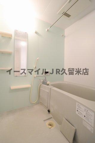 バス・シャワールーム　落ち着いた空間のお風呂です