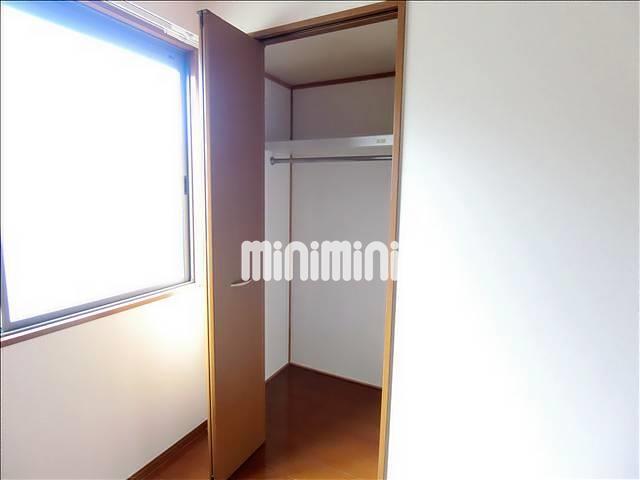 その他設備　各洋室にクローゼット付き。