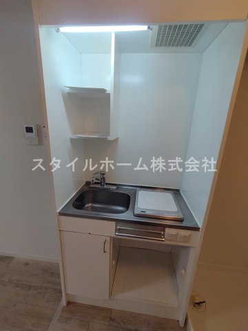 キッチン　※別部屋写真(反転)