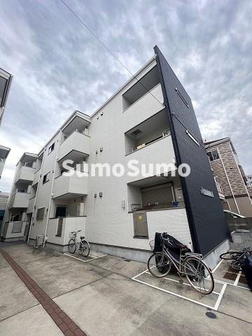 建物外観　落ち着いた雰囲気の外観です