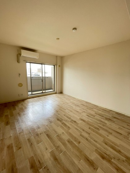 居室・リビング　※別部屋の写真です