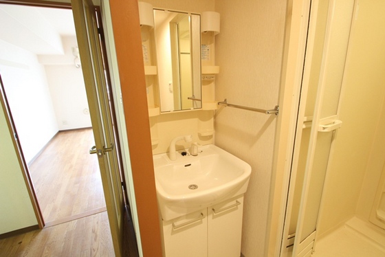 洗面設備　※別部屋の写真です