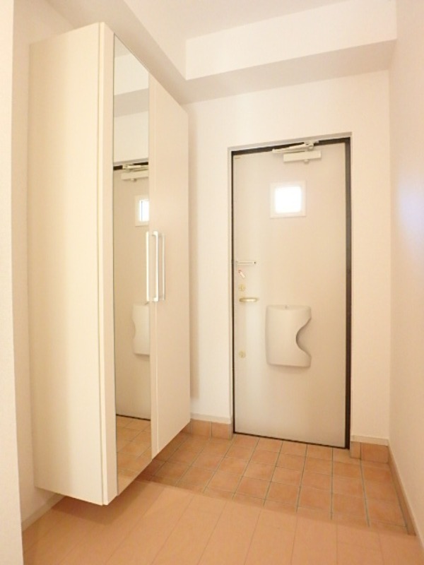 玄関　図面と現状に相違がある場合には現状を優先