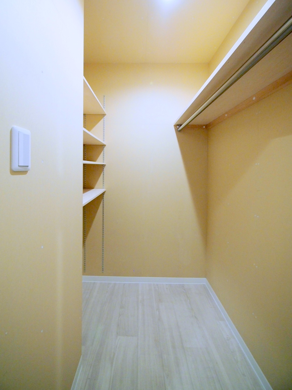 収納　各部屋にクローゼット付きです♪