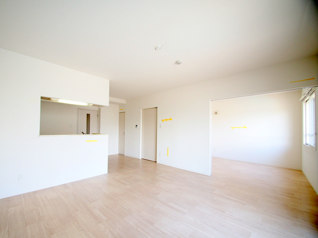 居室・リビング　広々リビングです♪