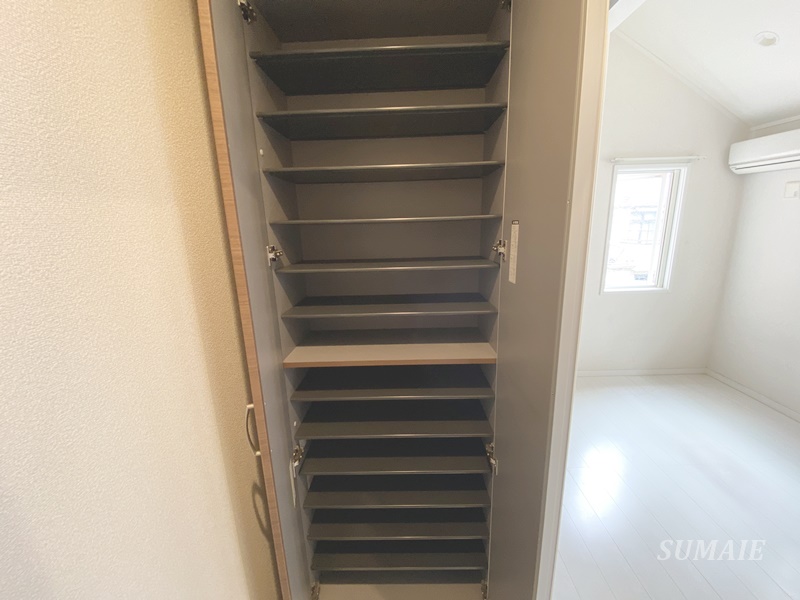 収納　シューズボックスです☆