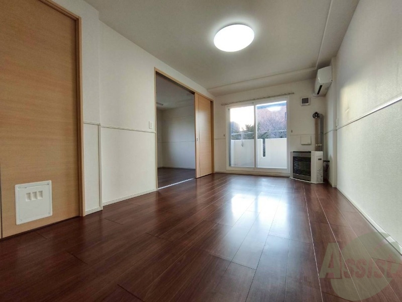 居室・リビング　広くてきれいなリビングです！快適に過ごせそうですね。