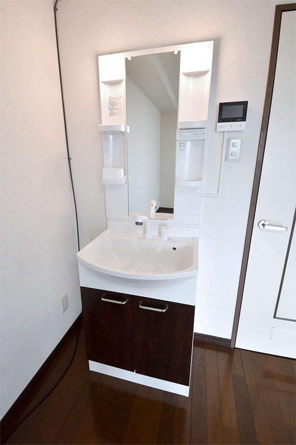 洗面設備　異なる場合は現況を優先します。