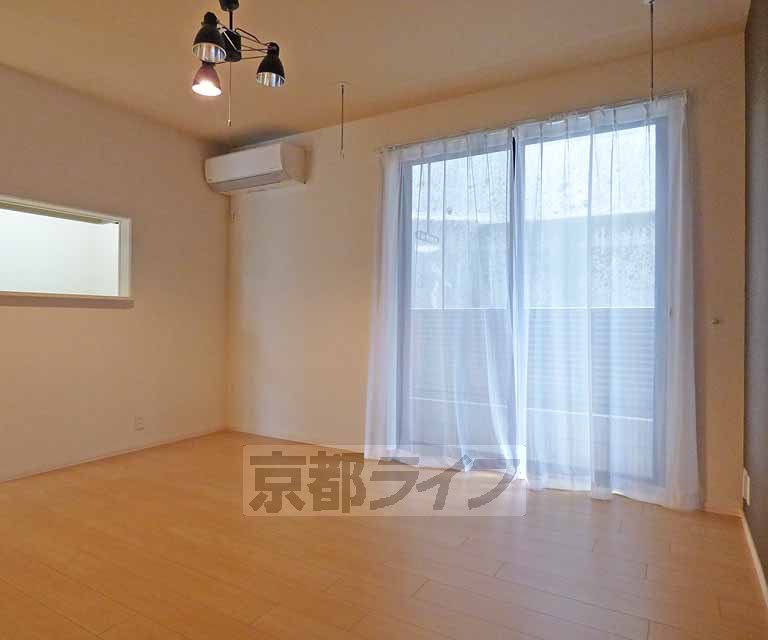 居室・リビング　広々としたリビングです