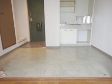 玄関　玄関からキッチンが見えません！