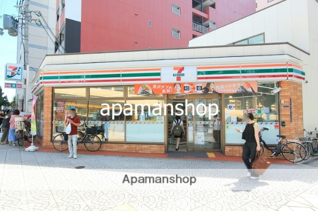コンビニ　セブンイレブン（コンビニ）まで130m