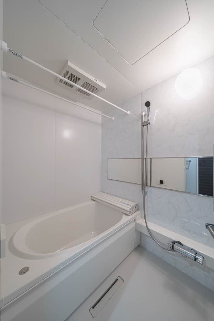 バス・シャワールーム　バスルーム