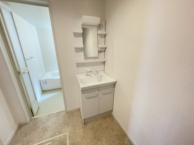 洗面設備　写真はイメージです。色仕様は現況優先になります。