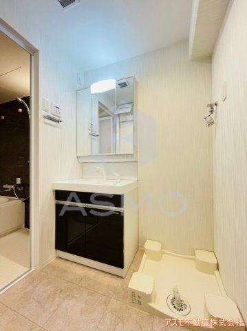 洗面設備　同マンション別部屋　参考写真