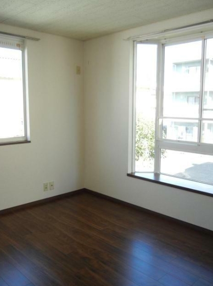 居室・リビング　オールフローリングで明るい室内☆