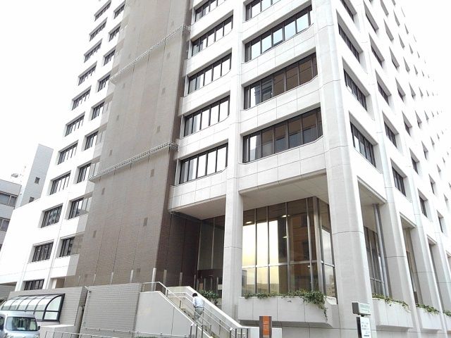 役所　四日市市役所（役所）まで1200m