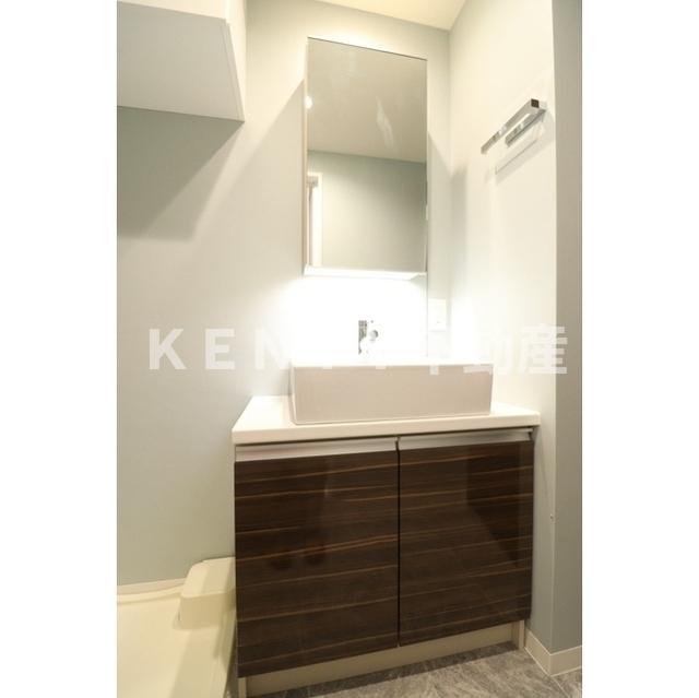 洗面設備　脱衣スペースもあります