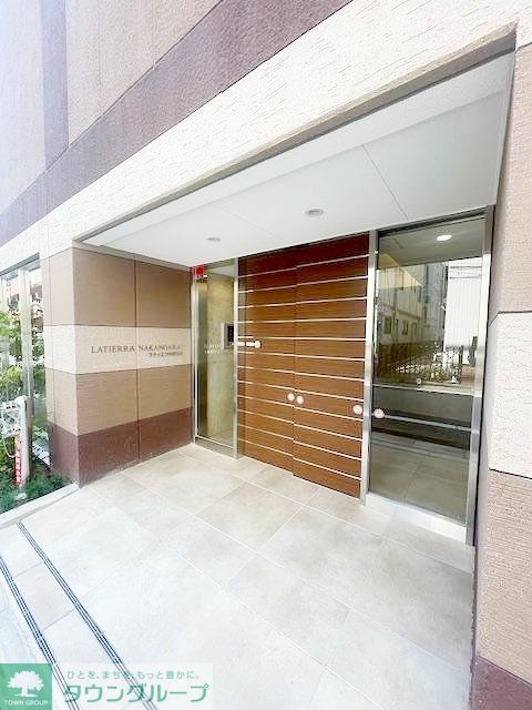 エントランス　バルコニー