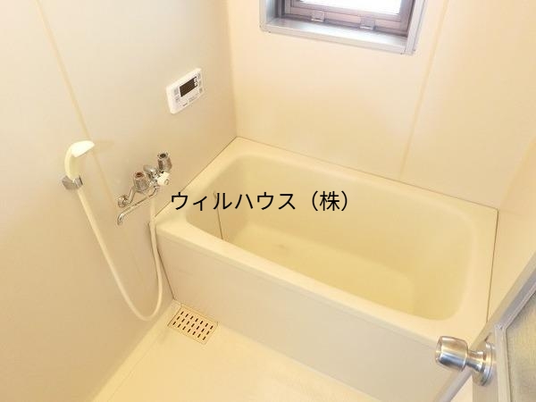 バス・シャワールーム　キレイにリフォームされています！