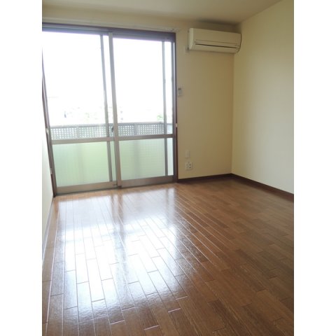 居室・リビング　使いやすい居間です