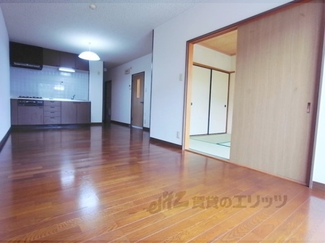 居室・リビング　広々としたリビングです