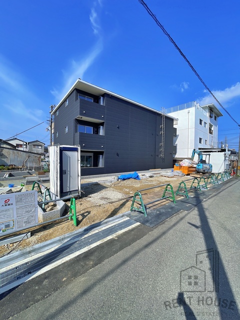 駐車場　外観（建設中）