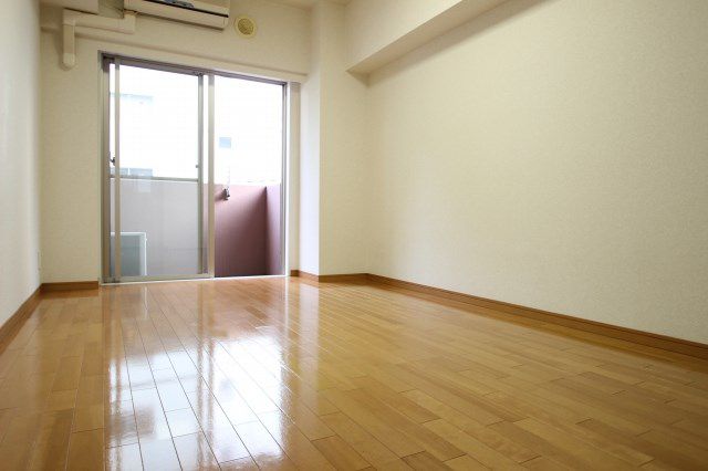 居室・リビング　※別部屋の参考写真です。