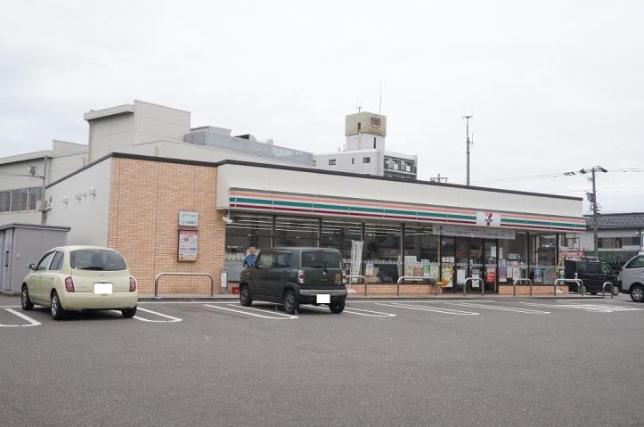 コンビニ　セブンイレブン（コンビニ）まで264m