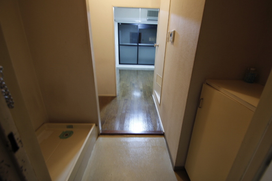 玄関　※別号室の写真です