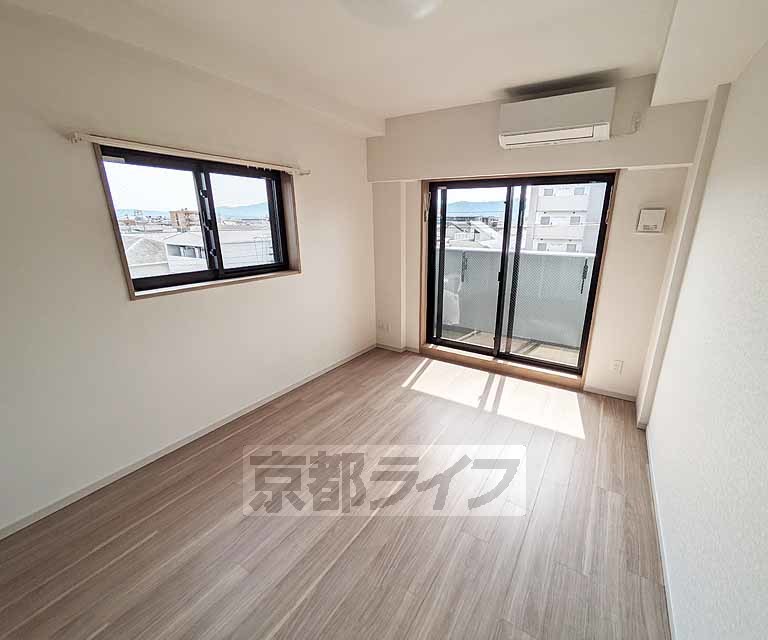 居室・リビング　ＪＲ円町駅徒歩８分、ペット可物件！