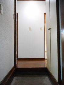 玄関　同タイプ、別部屋のお写真です